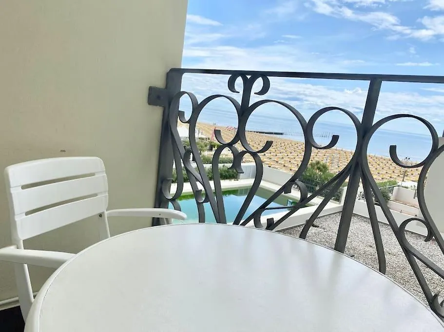 利多迪迪耶索洛I Bagni 36 - Piazza Marconi Fronte Mare Con Piscina - Immobil Relax公寓 0*, 利多迪迪耶索洛 意大利